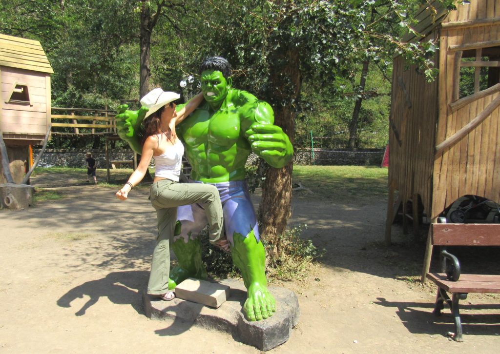 borjomi-central-park-with-hulk